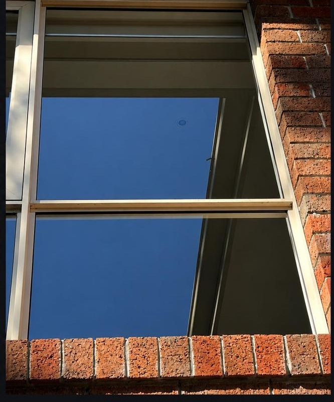 Clean window after Mint Window Cleaning service, Melbourne residential property